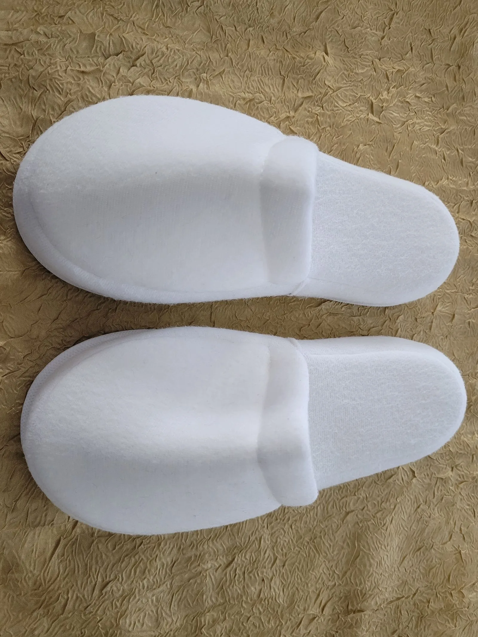 Polyester Pofuduk Terlik galeri görseli 1 küçük ön izleme